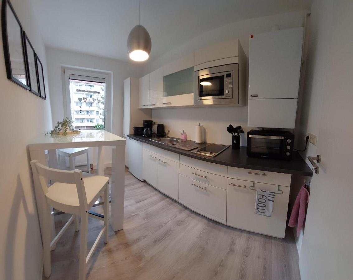 Helles Modern Eingerichtetes Apartment ハレ エクステリア 写真